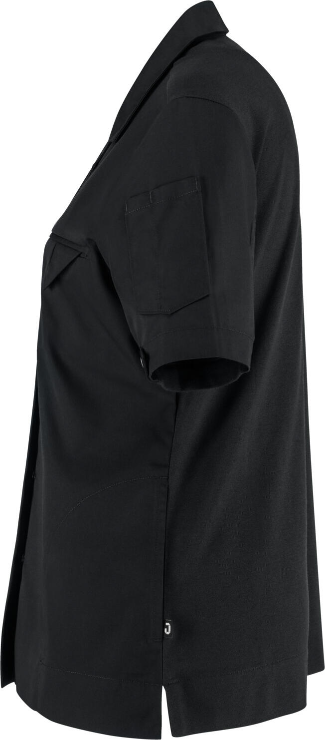 JOBELINE LUSINI Solutions GmbH Women's chef's jacket Joel short-sleeved Damen Kochjacke Joel Kurzarm Women's chef's jacket Joel short-sleeved; Size 50; black Damen Kochjacke Joel Kurzarm; Kleidergröße 50; schwarz 65% polyester, 35% cotton. 150 g/m². 60°C wash. Modern women's chef shirt with short sleeves, made from an extra-light and breathable fabric. With a short, flat lapel collar, central snap button placket, side pockets and a two-part upper arm pocket. The inset piped pocket on the chest has a pointed flap and can be closed with a snap button. With short side slits at the hem. The entire back section and the lower part of the sleeves are made from a breathable and elastic piqué material, which ensures a slim and extremely comfortable fit. Straight cut. Back length: 68 cm for size 36. 65 % Polyester, 35 % Baumwolle. 150 g/m². 60°-Wäsche. Moderne Damenkochjacke mit kurzen Ärmeln, aus einem extraleichten und atmungsaktiven Gewebe. Mit einem kurzen, flachen Reverskragen, mittiger Druckknopfleiste, seitlichen Eingriffstaschen und einer zweigeteilten Oberarmtasche. Die eingelassene Paspeltasche auf der Brust hat eine spitze Klappe und ist mittels Druckknopf zu schließen. Mit seitlichen kurzen Schlitzen am Saum. Die gesamte Rückenpartie, sowie der untere Teil der Ärmel besteht aus einem atmungsaktiven und elastischem Piqué-Material, das für eine schmale und äußerst bequeme Passform sorgt. Gerade geschnitten. Rückenlänge: 68 cm in Gr. 36