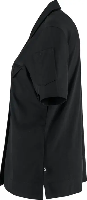 JOBELINE LUSINI Solutions GmbH Women's chef's jacket Joel short-sleeved Damen Kochjacke Joel Kurzarm Women's chef's jacket Joel short-sleeved; Size 50; black Damen Kochjacke Joel Kurzarm; Kleidergröße 50; schwarz 65% polyester, 35% cotton. 150 g/m². 60°C wash. Modern women's chef shirt with short sleeves, made from an extra-light and breathable fabric. With a short, flat lapel collar, central snap button placket, side pockets and a two-part upper arm pocket. The inset piped pocket on the chest has a pointed flap and can be closed with a snap button. With short side slits at the hem. The entire back section and the lower part of the sleeves are made from a breathable and elastic piqué material, which ensures a slim and extremely comfortable fit. Straight cut. Back length: 68 cm for size 36. 65 % Polyester, 35 % Baumwolle. 150 g/m². 60°-Wäsche. Moderne Damenkochjacke mit kurzen Ärmeln, aus einem extraleichten und atmungsaktiven Gewebe. Mit einem kurzen, flachen Reverskragen, mittiger Druckknopfleiste, seitlichen Eingriffstaschen und einer zweigeteilten Oberarmtasche. Die eingelassene Paspeltasche auf der Brust hat eine spitze Klappe und ist mittels Druckknopf zu schließen. Mit seitlichen kurzen Schlitzen am Saum. Die gesamte Rückenpartie, sowie der untere Teil der Ärmel besteht aus einem atmungsaktiven und elastischem Piqué-Material, das für eine schmale und äußerst bequeme Passform sorgt. Gerade geschnitten. Rückenlänge: 68 cm in Gr. 36