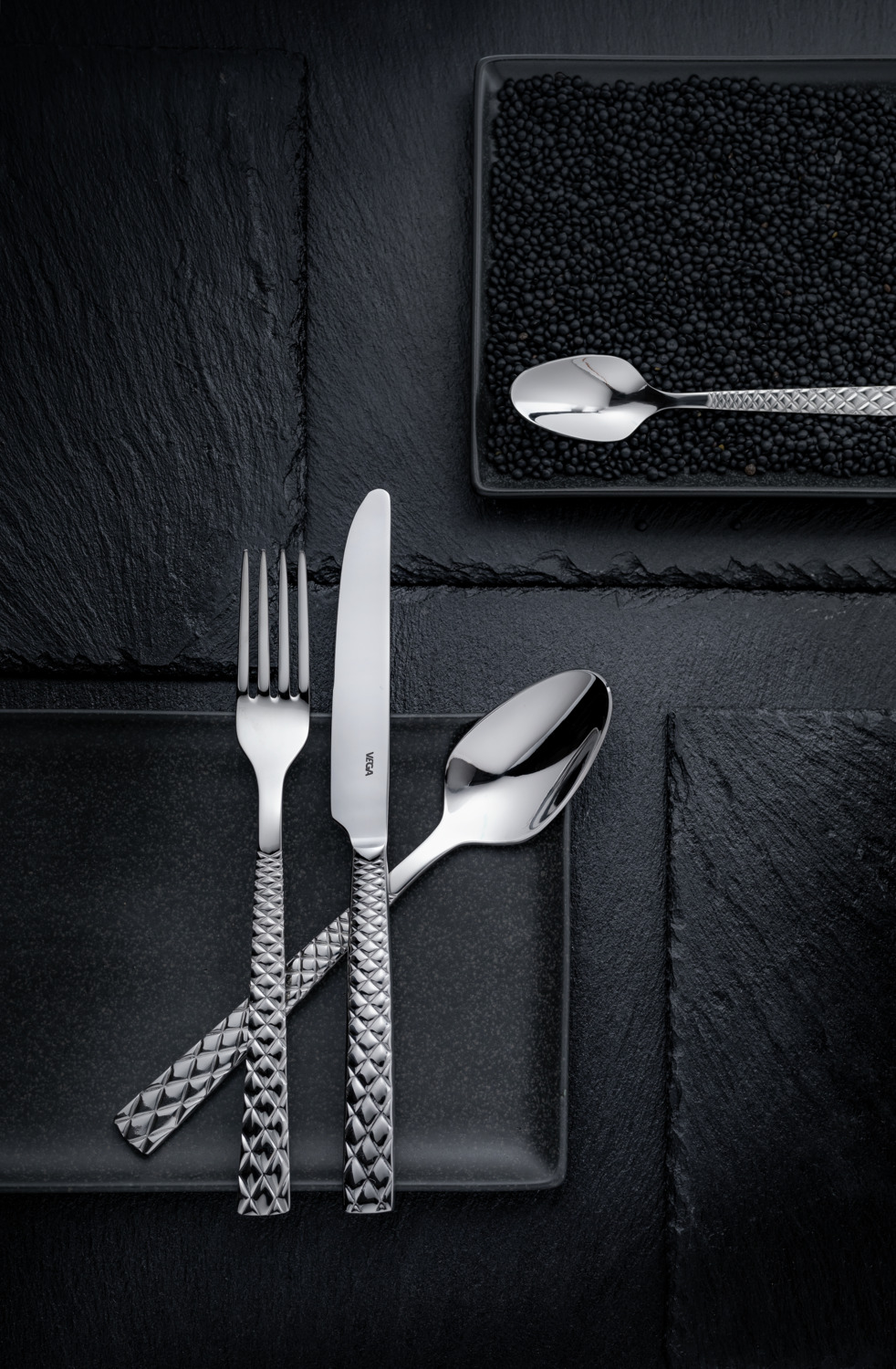 VEGA Brilio Table Fork Set of 12, 18/10 Chrome-Nickel Stainless Steel, Mirror Polished, Diamond Relief Handle, 21.4 cm, Silver