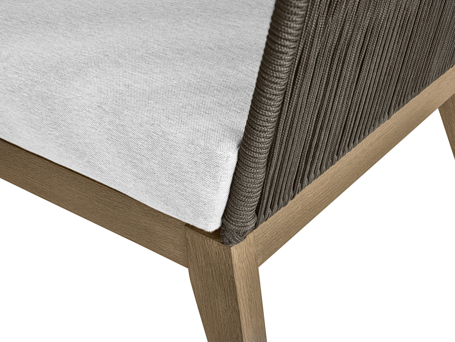 Scaun de relaxare exterior VEGA Ventura, cadru din lemn de eucalipt, spatar cu impletit de sfoara, perna din material Olefin, rezistent la intemperii, 82x78x72 cm