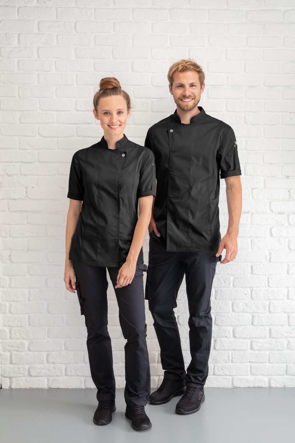 Jobeline Carter Men's Short-Sleeved Chef's Jacket, 65% Polyester 35% Cotton, Breathable Mesh Inserts, Concealed Snap Placket, OEKO-TEX Certified