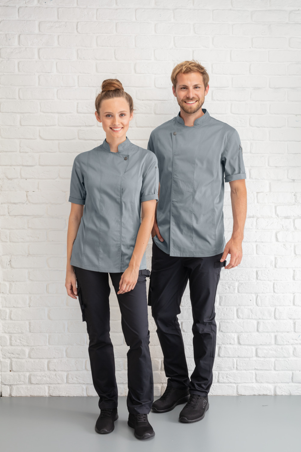 Jacketă Bucătar Bărbați Jobeline Carter, Mânecă Scurtă, 65% Poliester 35% Bumbac, Insertii Mesh Respirabile, Guler Cratir, OEKO-TEX Standard 100