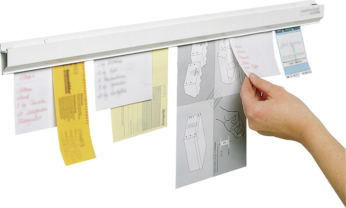 Hygostar Infoboard Neat Infoboard Neat Infoboard Neat; 100x7 cm (LxH); white Infoboard Neat; 100x7 cm (LxH); weiß Infoboard made of plastic for written, uncomplicated information transfer in the kitchen. Quick insertion and removal of written material through integrated glass balls. Available in different lengths. Easy assembly, can be glued or screwed in place. Adhesive tape on the back, incl. mounting material. Infoboard aus Kunststoff zur schriftlichen, unkomplizierten Informationsvermittlung in der Küche. Schnelles Einschieben und Entfernen von Schriftstücken durch integrierte Glaskugeln. In verschiedenen Längen erhältlich. Leichte Montage, kann geklebt oder festgeschraubt werden. Klebeband auf der Rückseite, inkl. Befestigungsmaterial.