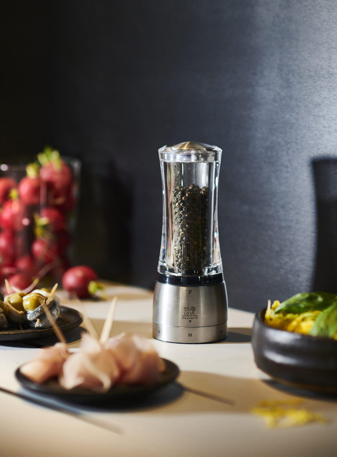 Peugeot Daman Pepper Mill, 16 cm, Transparent Acrylic and Stainless Steel, 6 Adjustable Grind Settings with u'Select Technology, Magnetic Lid