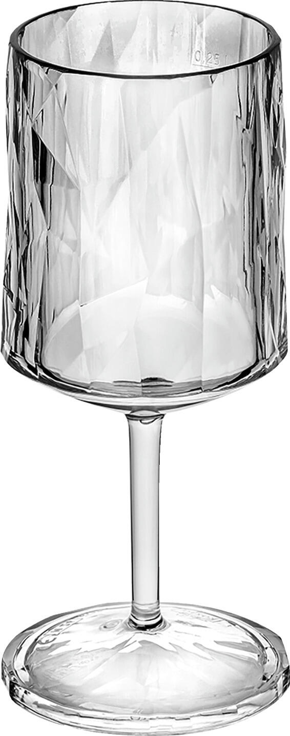 koziol koziol »ideas for friends GmbH Wine glass Classic Wine Club No. 21 Superglas with filling l Weinglas Classic Wine Club No. 21 Superglas mit Eichstrich Wine glass Classic Wine Club No. 21 Superglas with filling line; 300 ml, 7.95x18.3 cm (ØxH); transparent; 0.25 l Filling line, 12 piece / pack Weinglas Classic Wine Club No. 21 Superglas mit Eichstrich; 300 ml, 7.95x18.3 cm (ØxH); transparent; 0.25 l Eichstrich, 12 Stück / Pack The Superglas is made from unbreakable high-tech plastic in an attractive faceted design, ideal for red wine, spritzers or cocktails. Complies with legal requirements for all areas where glass is prohibited. Insulates four times better than conventional glass. Shock-resistant, recyclable, dishwasher-safe up to a maximum of 70 °C; new glasses should be washed at over 80 °C for the first time; pH-neutral detergents and a special rinse aid for plastic glasses are recommended. Customisation with your chosen logo – including all-round printing – is available from 100 pieces using the Luxury Print process. For orders of 250 pieces or more, your logo can also be applied using the pad printing process. Or would you like your own custom colour? – We’d be happy to produce this for you from as little as 500 pieces. Das Superglas besteht aus unzerbrechlichem Hightech-Kunststoffmaterial in attraktiven Facettendesign für Rotwein, Spritz oder Cocktails. Erfüllt die gesetzlichen Vorgaben für alle Bereiche mit Glasverbot. Isoliert viermal besser als herkömmliches Glas. Stoßfest, recyclebar, spülmaschinengeeignet bis max. 70 °C, neue Gläser erstmals über 80 °C spülen, pH-neutrale Reinigungsmittel und speziellen Klarspüler für Kunststoffgläser empfohlen. Eine Veredelung mit Ihrem Wunsch Logo, gern auch als Rundumdruck ist ab 100 Stück mit dem Luxury Print Verfahren möglich. Ab 250 Stück ist Ihr Logo auch im Tampondruckverfahren möglich. Oder Sie wünschen eine eigene Sonderfarbe? - Diese setzen wir gern bereits ab 500 Stück für Sie um.