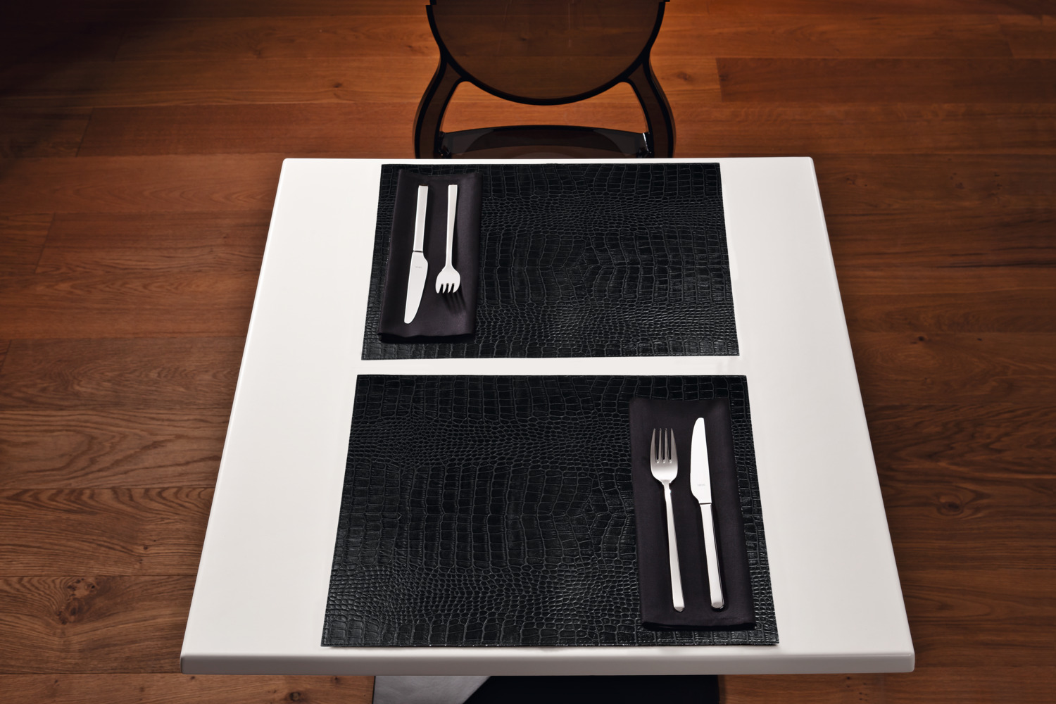 Set de 6 piese placemat Lusini Nobile dreptunghiular, imitație piele cu textura crocodil, antiderapant, Culoare: Negru, 32.5 x 44 cm