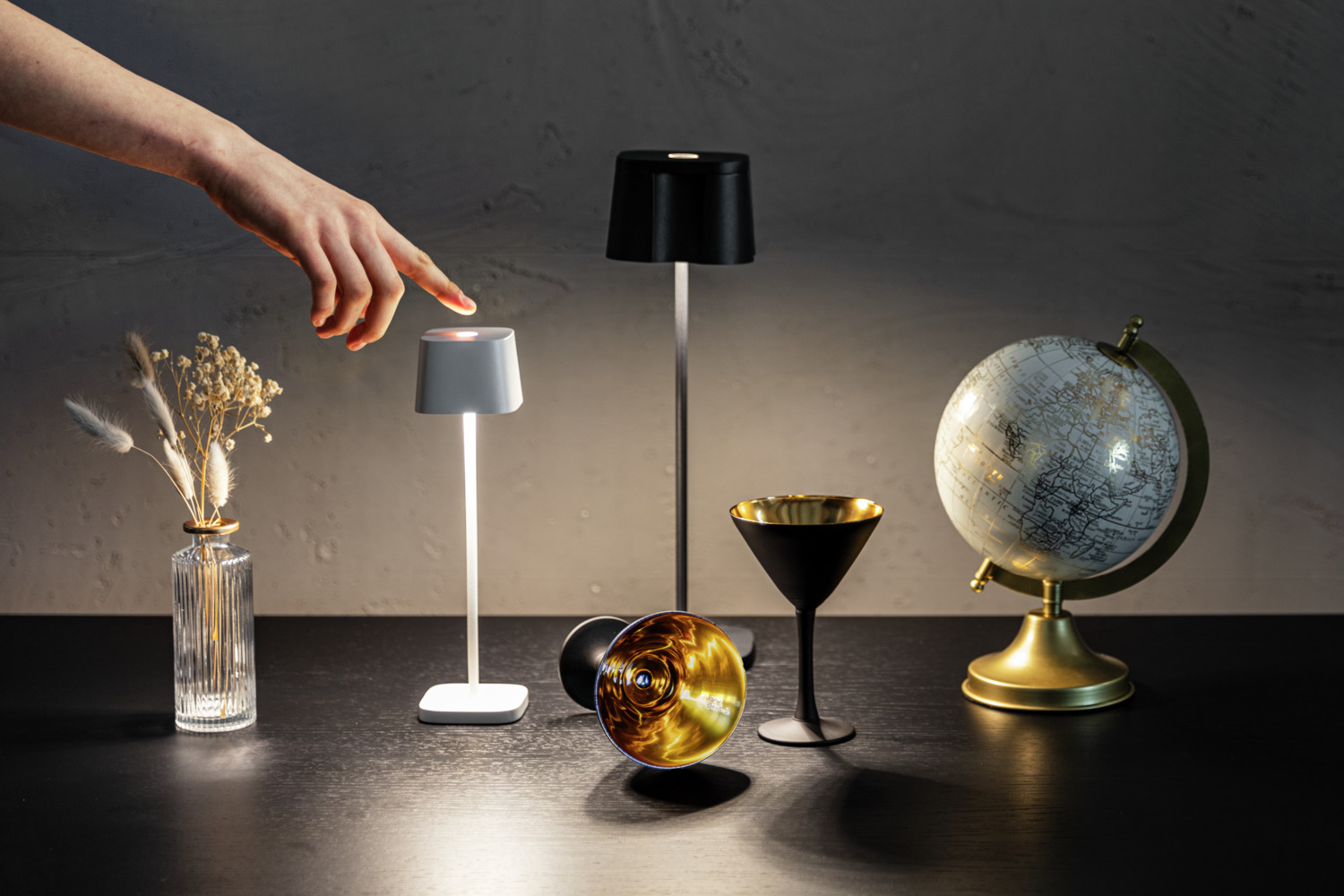 Konstsmide Nice LED Table Lamp, Black Lacquered Aluminium, 10x36 cm, IP54 Waterproof, Dimmable, Rechargeable Battery, with Charging Station and USB-C Cable