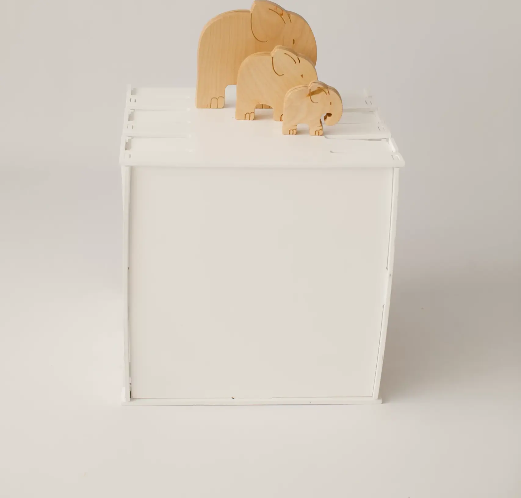 TimberKids Set de 5 buc Jucării Elefanți, Lemn MDF și Placaj, Vopsea Eco pe Bază de Apă, Set Familie în Dimensiuni Gradate