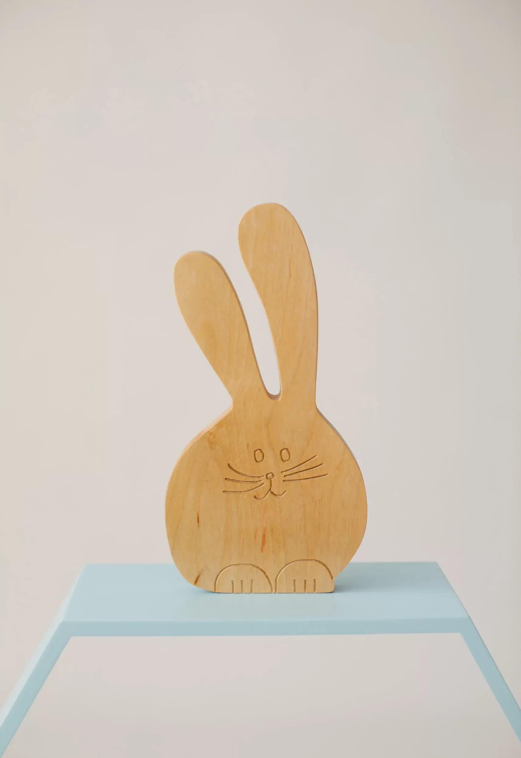 Set de 5 piese Iepurași din Lemn Natural, Figurine în Dimensiuni Gradate cu Detalii Gravate pentru Copii și Decor