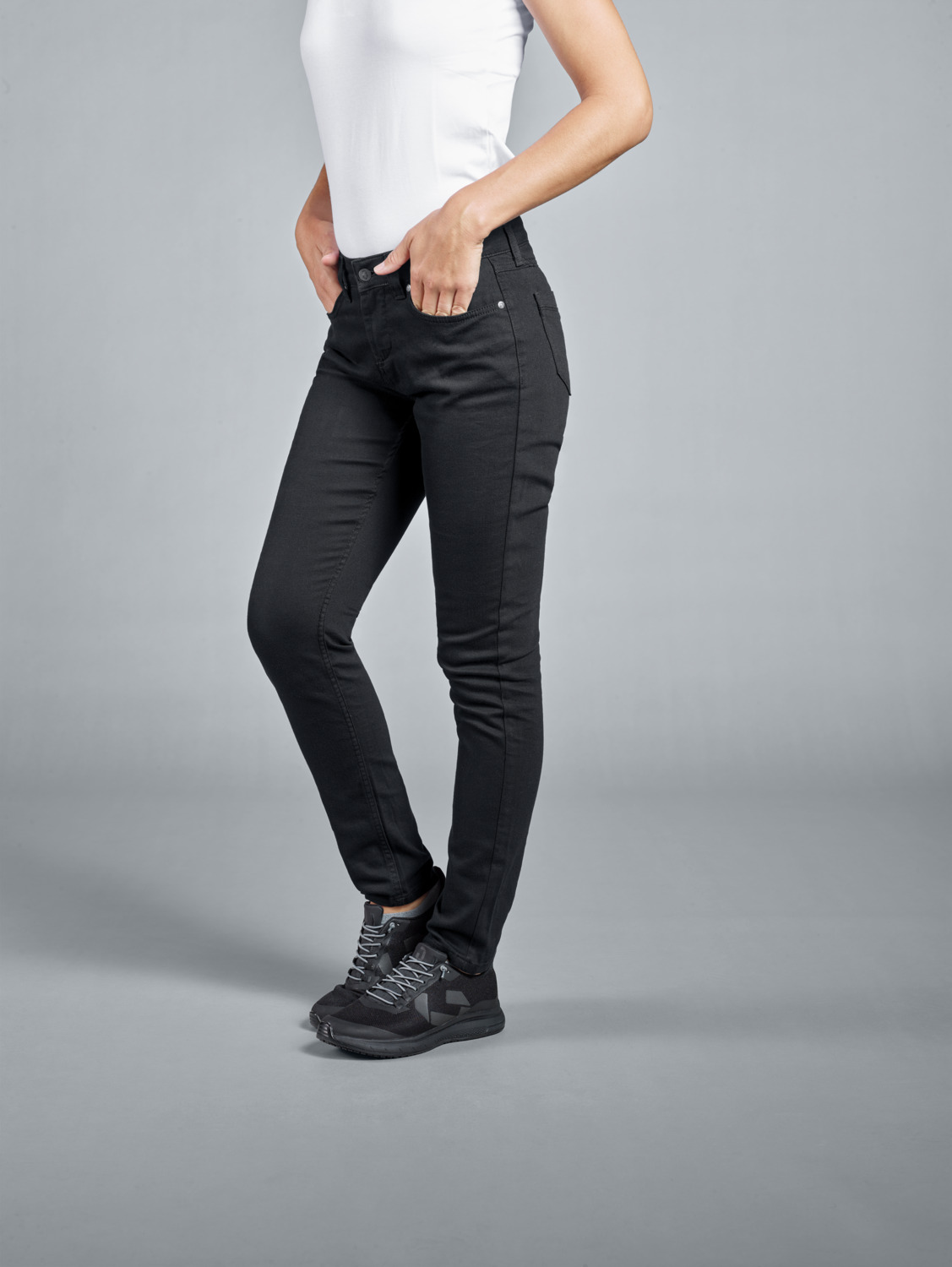 Blugi Jobeline Dover pentru femei, croiala skinny, 97% bumbac 3% spandex, negru, buzunare cu nituri, lungime interior 78 cm
