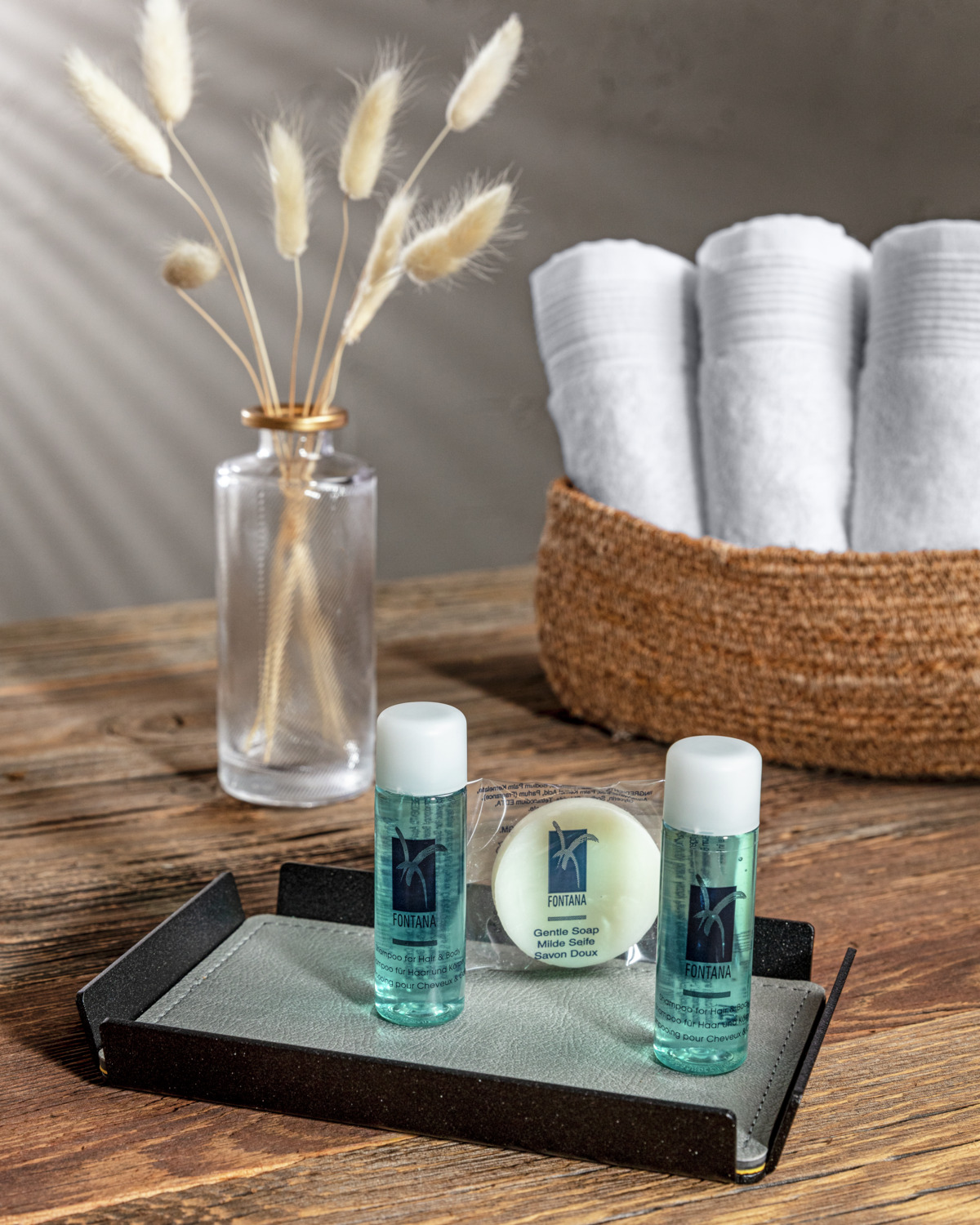 Sapun de Hotel V-Touch Fontana, Aroma de Citrice, Flori si Muscat, 15g per Bucata, Set de 480 Piese, Ambalate Individual, Alb