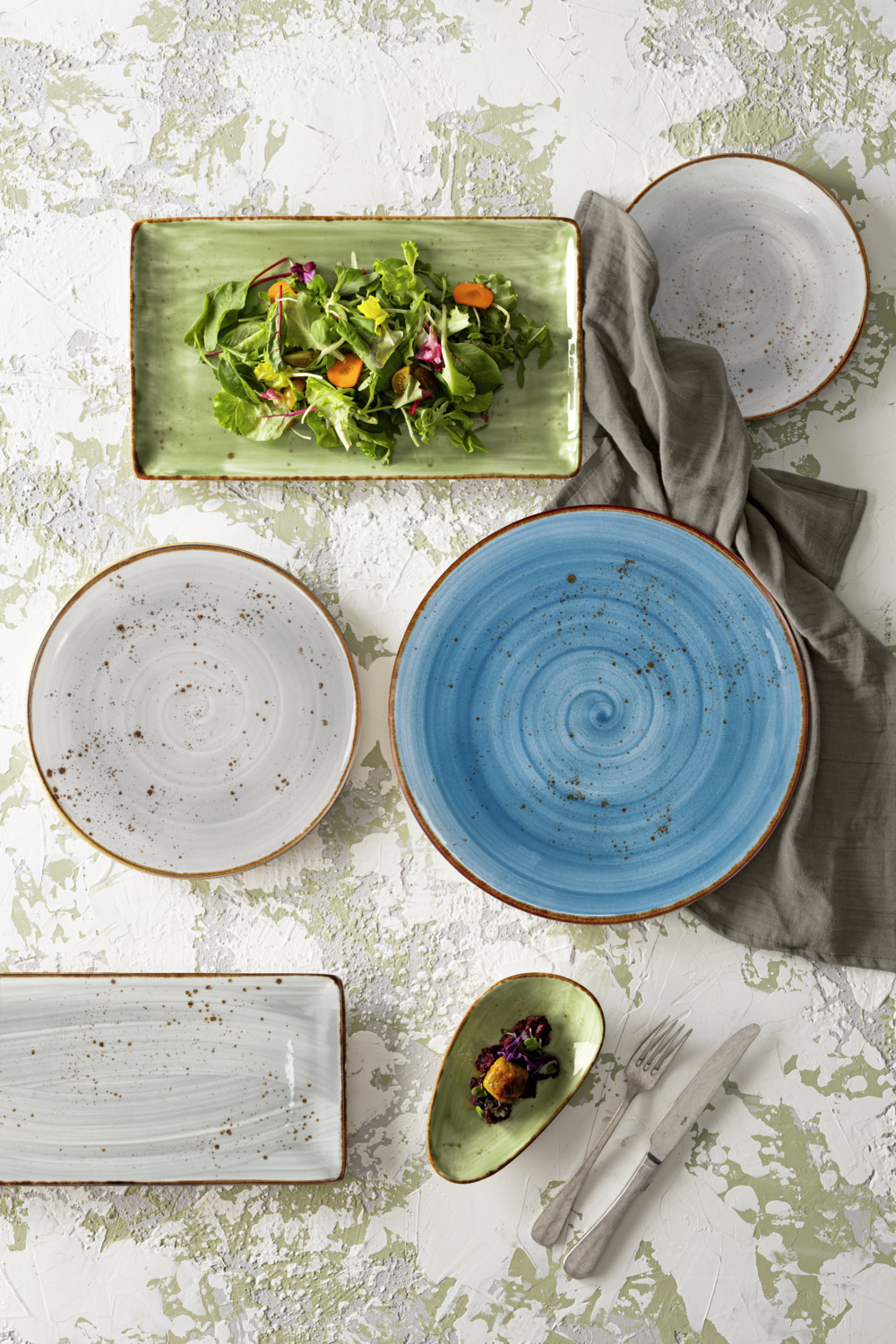 VEGA Nebro Organic Porcelain Platter Set, Green Rustic Speckled Design with Brown Rim, Dishwasher and Microwave Safe