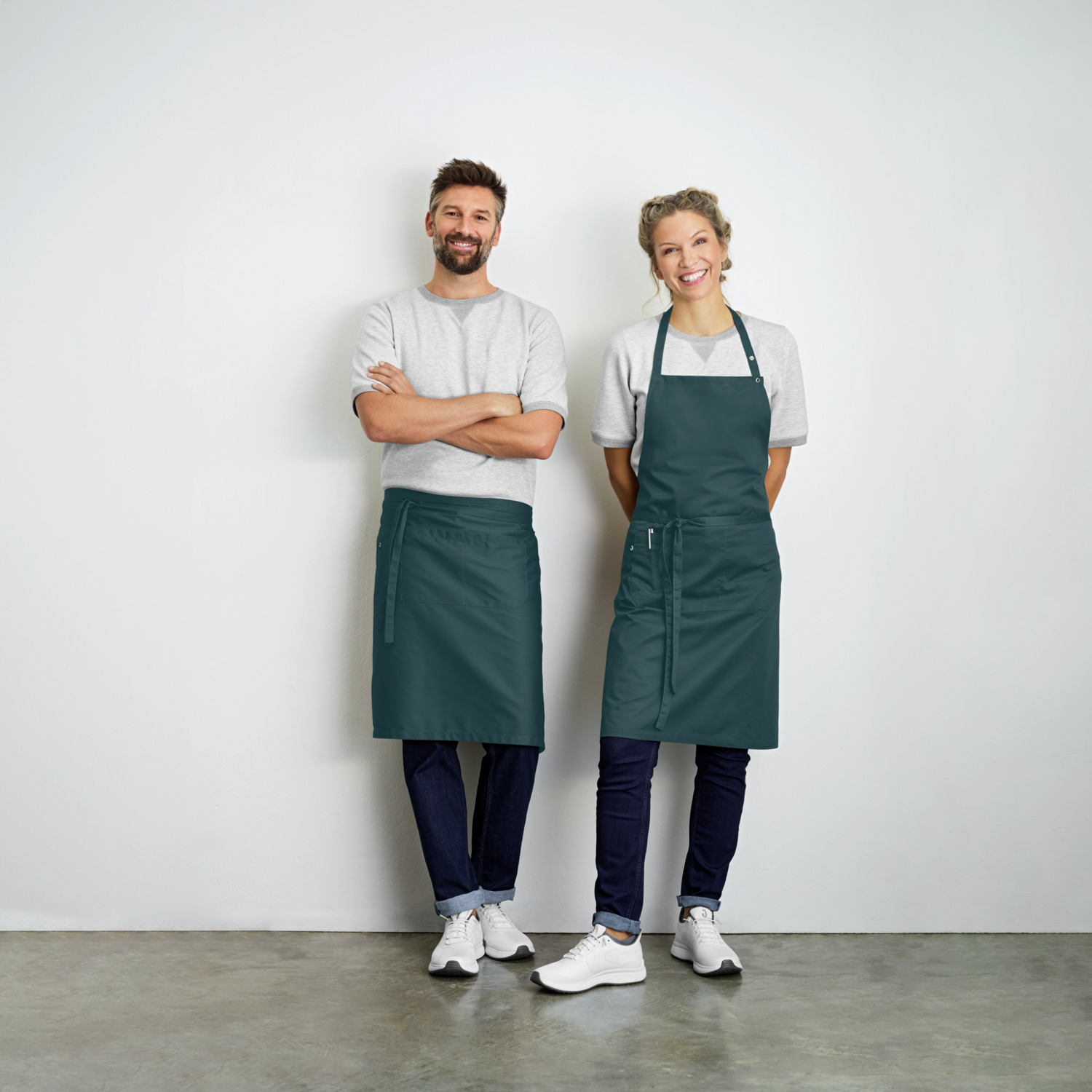 Jobeline Nando Bib Apron, 88x100 cm, Polyester-Cotton Blend, Petrol Green, with Front Pockets and Adjustable Neckband, OEKO-TEX Standard 100