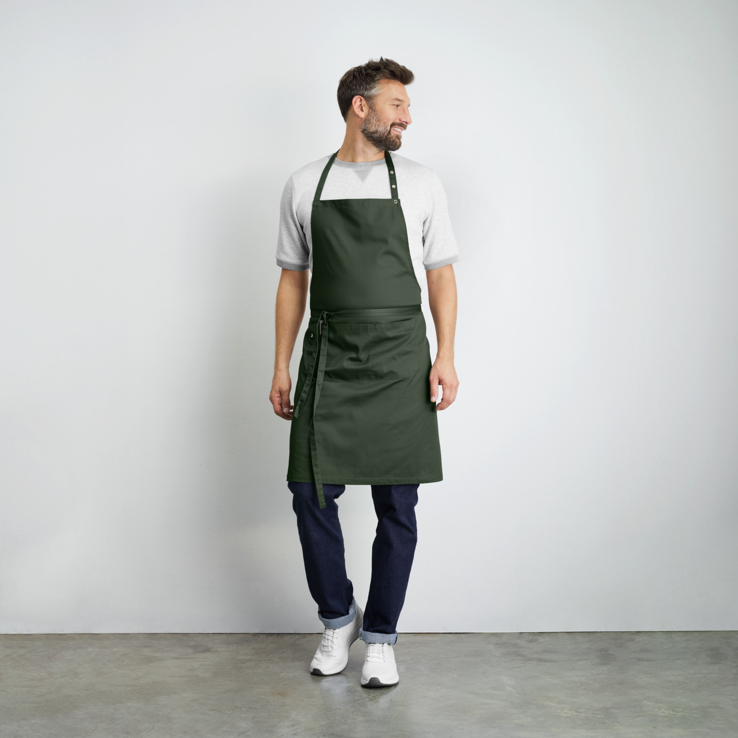 Jobeline Nando Bib Apron, 88x100 cm, Dark Olive, 65% Polyester 35% Cotton, Two-Section Front Pocket, Adjustable Neckband, OEKO-TEX Standard 100
