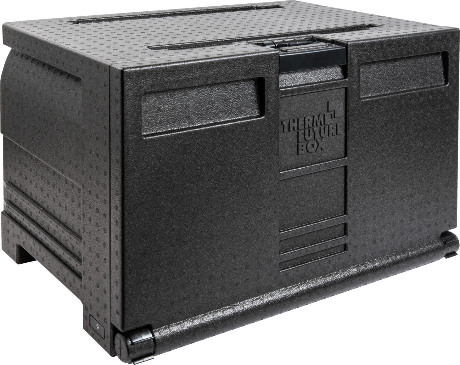 Thermo Future Box Barth GmbH – Thermo Future Box Thermo transport box baking tray / tray Thermo-Transportbox Backblech / Tablett Thermo transport box baking tray / tray; 61 l, 75x45.5x50 cm (LxWxH); black Thermo-Transportbox Backblech / Tablett; 61 l, 75x45.5x50 cm (LxBxH); schwarz Side-Loader 60x40 side loading with trays and baking trays in 40x40 cm and 60x20 cm format simplifies handling. Support rails that can be flexibly positioned in height offer freely selectable interior partitioning for all edge heights. Without support rails also suitable for baker's costs. * Handy recessed grips on all 4 sides * Tight closing * Robust lock * Hinged door flap, removable+-stackable and lightweight * Stable from one piece * Incl. 6 rails Vielseitig einsatzbarer Side-Loader 60x40 aus robustem EPP-Kunststoff. Mit der Öffnungsklappe an einer der Längsseiten, Tabletts bzw. Backbleche mit einer Seitenlänge von 60 cm werden hier quer eingeschoben. Das hat den Vorteil, dass nicht nur das Standardmaß 60x40 cm passt, sondern auch bis zu zwei Tabletts im halben Maß 60 x 20 cm auf einer Ebene Platz finden. Der Querlader ist einfach zu handhaben mit großen Griffmulden oben an allen vier und unten zusätzlich an zwei Seiten, einer weit nach unten aufklappbaren, scharnierten Tür sowie dem robusten Verschlussriegel aus schlagfestem Kunststoff. Die Box ist äußerst flexibel in der Einteilung und passt sich allen möglichen Tablett- bzw. Randhöhen an. So können Tabletts in unterschiedlicher Höhe oder auch Bäckerkisten gemeinsam in einer Box transportiert werden. Die Inneneinteilung ist frei wählbar und stört nicht beim Einschieben bis zum Rand gefüllter Bleche und Tabletts. Jede Box ist standardmäßig mit sechs herausnehmbaren Auflageschienen für drei Ebenen ausgestattet, die für jede Bestückung ganz einfach und immer wieder schnell positioniert werden können. Die Isoliereigenschaften liegen zwischen –40 °C bis +120 °C, maximaler Temperaturverlust bei geschlossener Box 2–3 °C pro Stunde. Stapelbar und spülmaschinengeeignet bis 85°C. Passende Transport-Trolli gleich mitbestellen.
