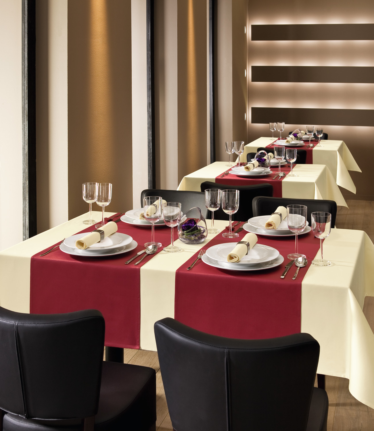 Set de 6 piese placemat Erwin M. Lusini Palermo, 100% bumbac damasc full-twist, 32 x 45 cm, Burgundy, certificat OEKO-TEX Standard 100