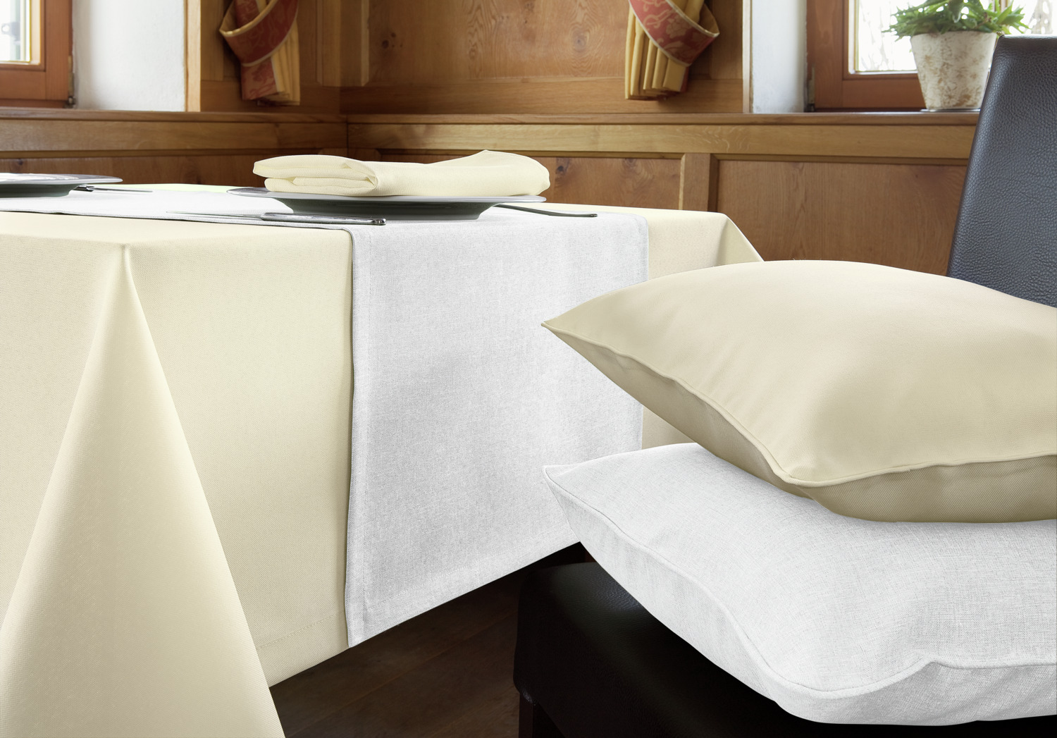 Husa Perna ERWIN M. Nova, 40x40 cm, 100% Poliester, Alb cu Aspect Motlat, Fermoar, Certificare OEKO-TEX Standard 100, Textil Profesionist Hotelar
