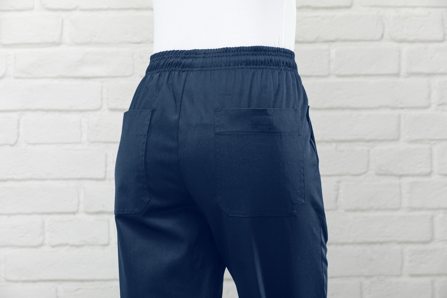 PULSIVA LUSINI Solutions GmbH Women's chef trousers Liam Damen Kochhose Liam Women's chef trousers Liam; Size 34; navy Damen Kochhose Liam; Kleidergröße 34; navy 65 % polyester, 35 % cotton. 200 g/m². 60 °C wash. Solid, practical women's chef trousers made of easy-care, smooth fabric. Back with two patch pockets, two side pockets, flexible elastic waistband with internal cord for optimal width adjustment. Comfortable, straight cut with comfortable fit. Inside leg length: 78 cm for size 36. 65 % Polyester, 35 % Baumwolle. 200 g/m². 60°-Wäsche. Solide, praktische Damenkochhose aus pflegeleichtem, glattem Gewebe. Rückenteil mit zwei aufgesetzten Taschen, zwei seitliche Eingriffstaschen, flexibler Gummibund mit innenliegender Kordel zur optimalen Weitenregulierung. Komfortabler, gerader Schnitt mit bequemer Passform. Innenbeinlänge: 78 cm in Gr 36