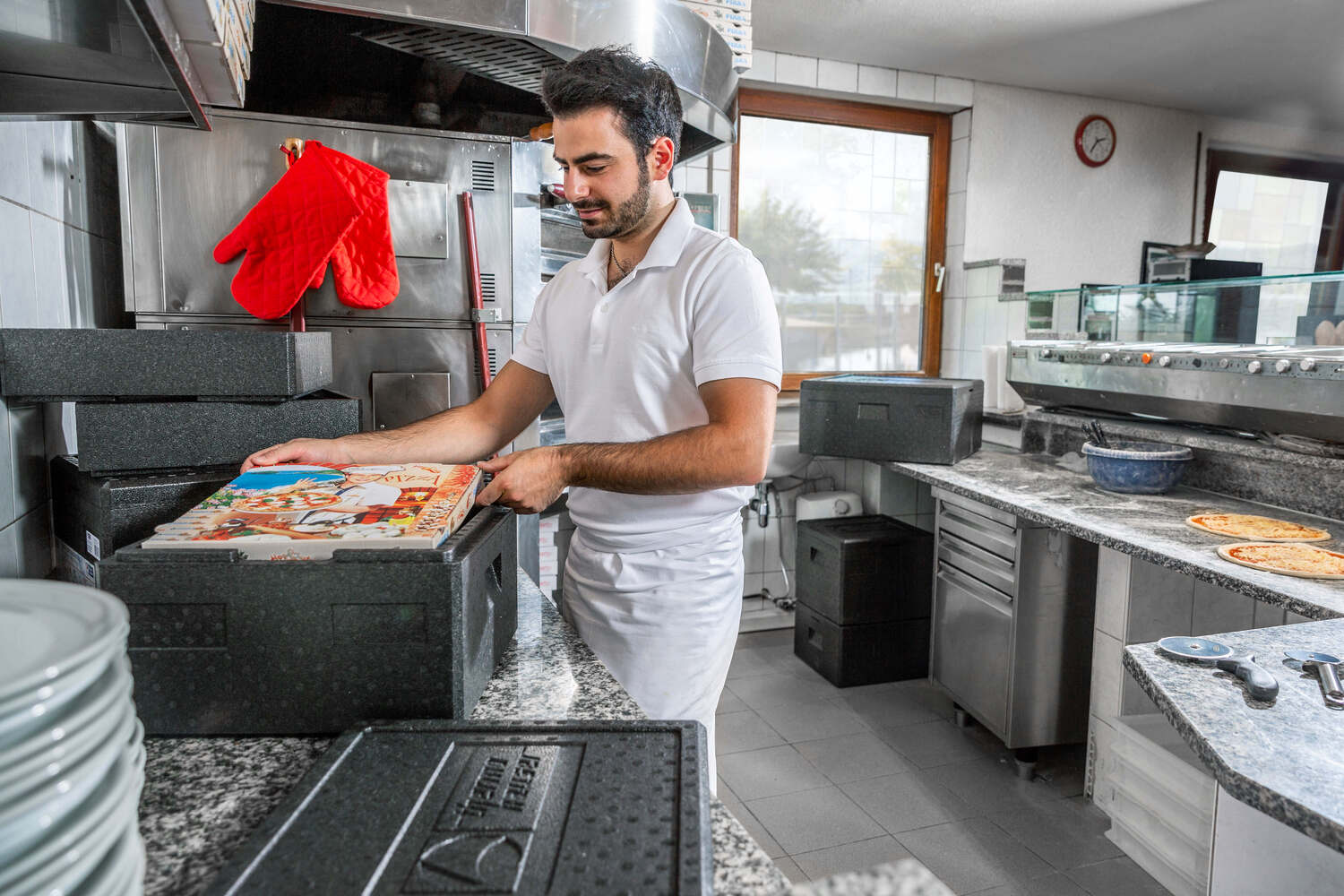 thermohauser EPP Thermobox Pizza Eco Line, Изотермический контейнер для доставки пиццы с крышкой, из вспененного полипропилена, Квадратный, 41x41x23.5 см, 21.5 л, черный