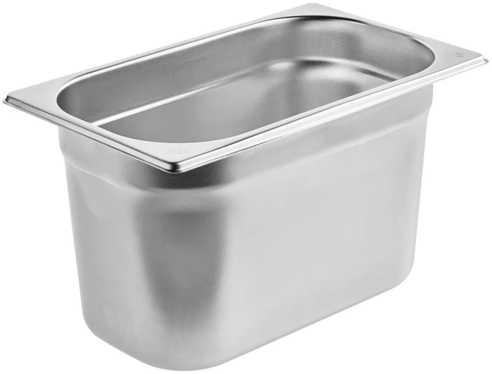 VEGA LUSINI Solutions GmbH GN container 1/4 Premium GN-Behälter 1/4 Premium GN container 1/4 Premium; GN 1/4, 3.5 l, 26.5x16.2x15 cm (LxWxD); silver GN-Behälter 1/4 Premium; GN 1/4, 3.5 l, 26.5x16.2x15 cm (LxBxT); silber GN container 1/4 made of chrome-nickel stainless steel 18/10, without drop handles. Material thickness: 0.8 mm. With stacking cams: easy disassembly of stacked GN containers. Reinforced corners and edges. Robust and easy to clean. Dishwasher safe. Stackable. Available in different sizes. From time to time it is recommended to clean with vinegar or lemon cleaner to keep the shine of the containers. GN-Behälter 1/4 aus Chrom-Nickel-Edelstahl 18/10, rostfrei, ohne Fallgriff. Materialstärke: 0,8 mm. Mit Stapelnocken: einfaches Auseinandernehmen gestapelter Gastronorm-Behälter. Spülmaschinengeeignet. Von Zeit zu Zeit empfiehlt sich die Reinigung mit Essig- oder Zitronenreiniger um den Glanz der Behälter zu erhalten.