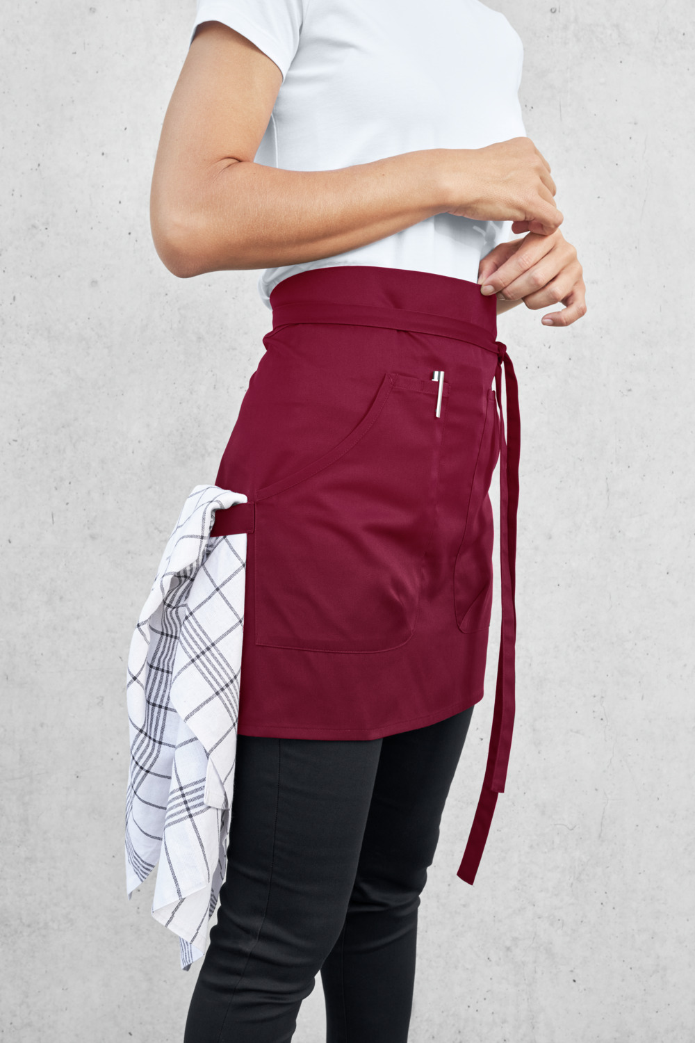 Jobeline Gabo Waist Apron, Bordeaux, 45 x 80 cm, 65% Polyester 35% Cotton, 200 g/m², Two Patch Pockets, Side Loop for Tea Towel