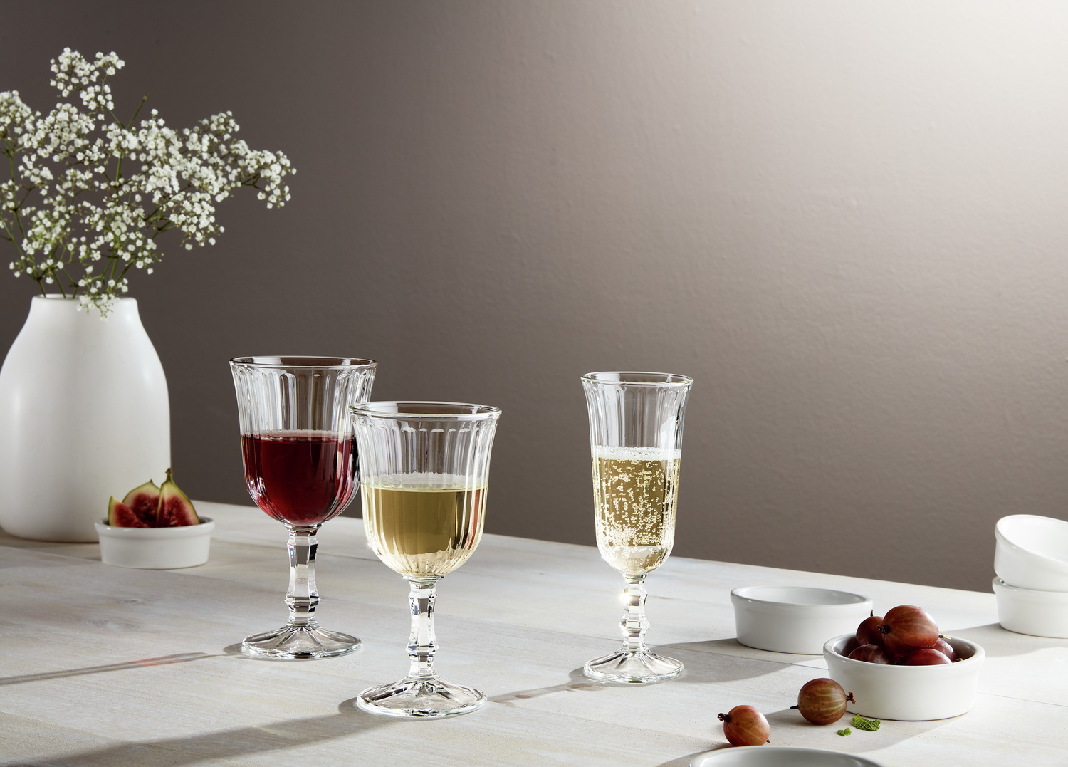 Royal Leerdam Nostalgie Red Wine Glass Set of 6, 240ml, Heavy Quality Thick-Walled Glass with Vertical Ribbing and Faceted Stem, Dishwasher Safe