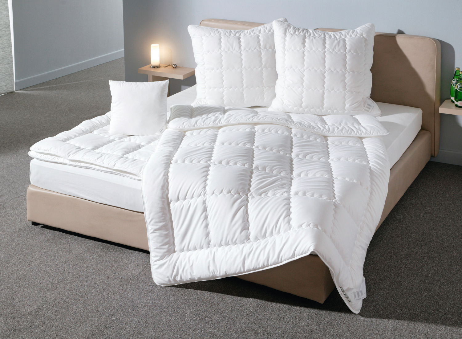 ERWIN M. Profiwash Fiber Summer Duvet, 220x240 cm, White, Hypoallergenic Polyester Filling, Cotton Blend Cover, Boil-proof 95°C, OEKO-TEX Standard 100