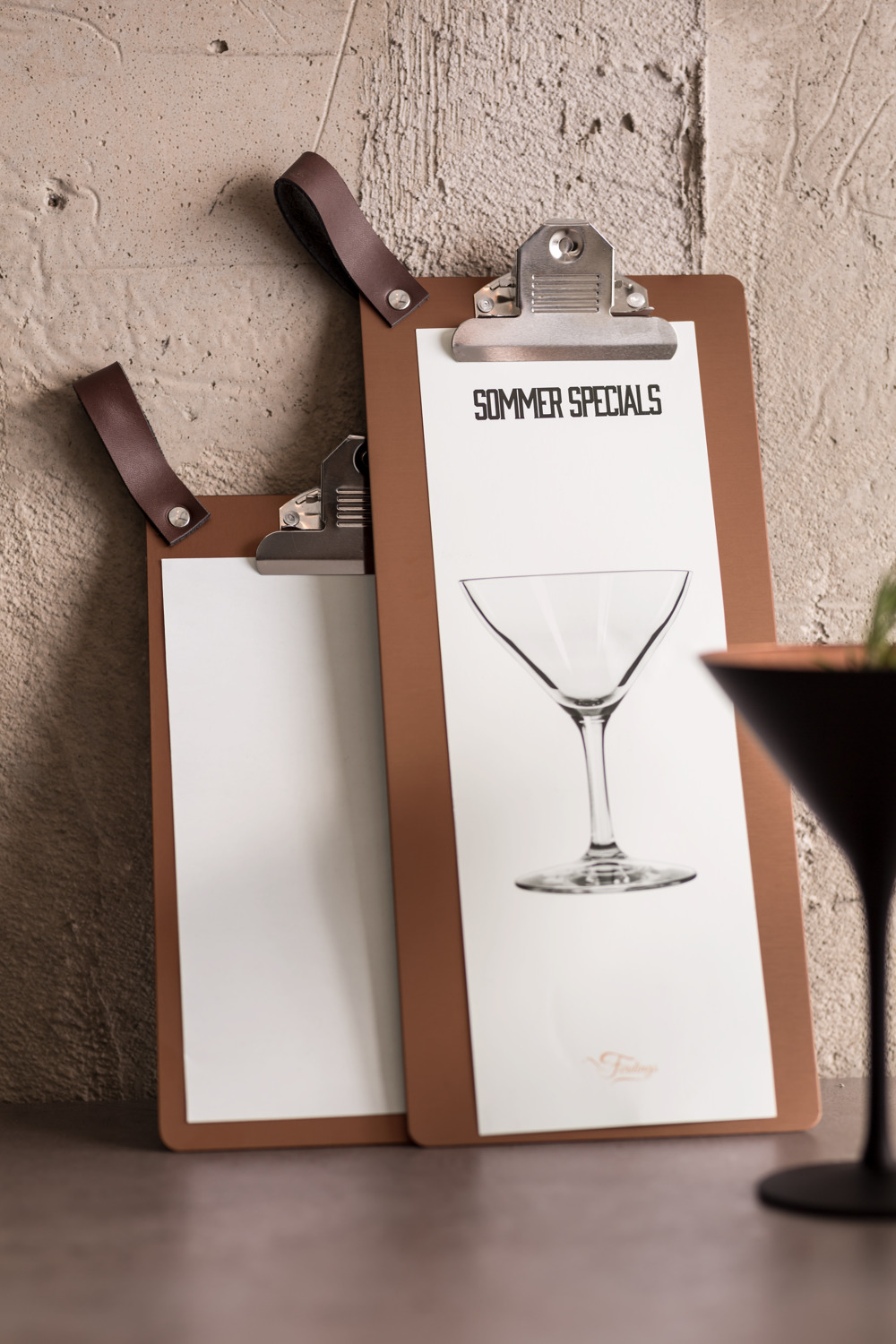 VEGA Colorado Menu Clipboard, Anodized Aluminum Bar Format, 14.5 x 32 cm, Copper, Imitation Leather Strap, Scratch-Resistant, Integrated Metal Clip