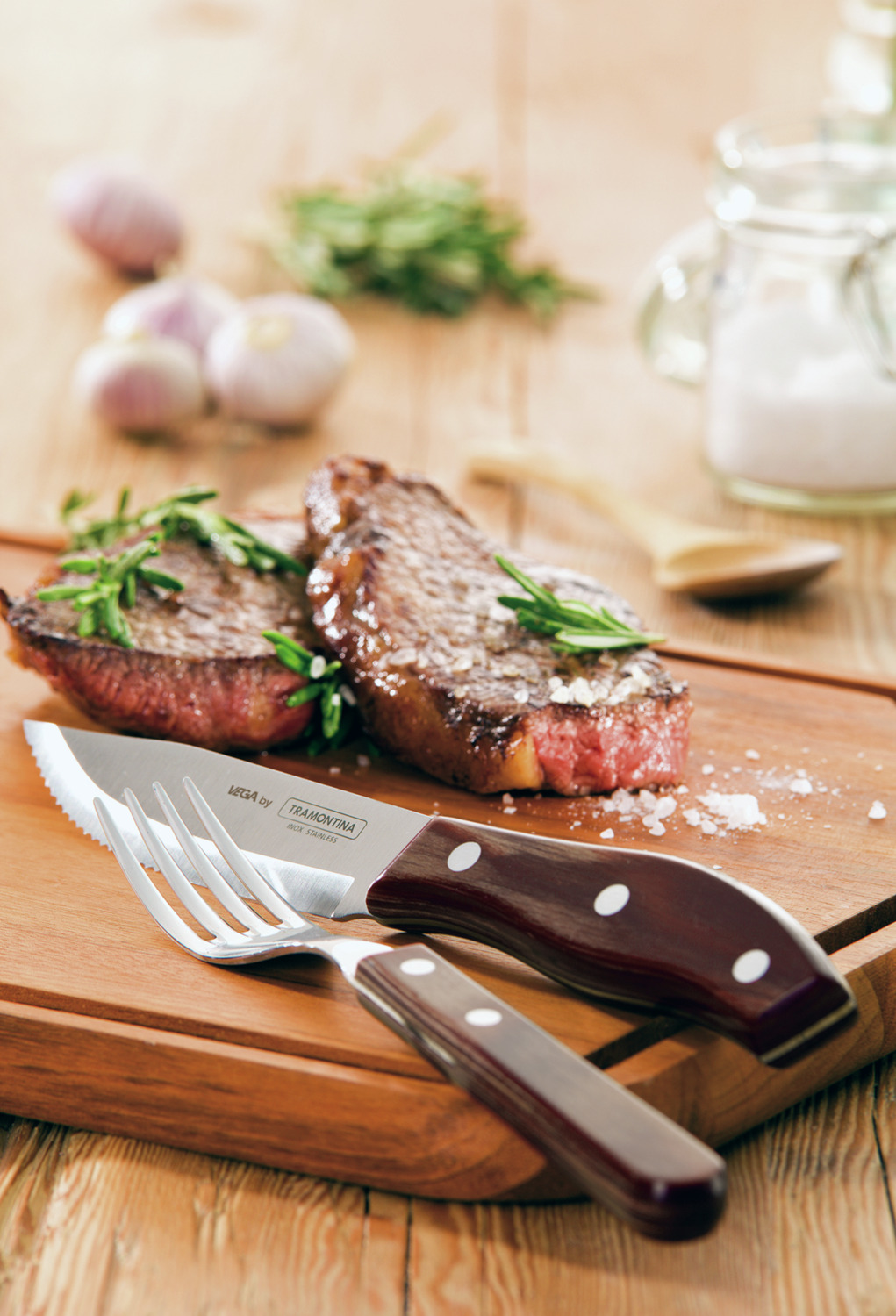 Set de 6 cuitite de steak Jumbo Vega Picanha, lama din otel inoxidabil 13/0 de 24 cm, maner Polywood maro, rezistente la lavabila, fabricate in Brazilia
