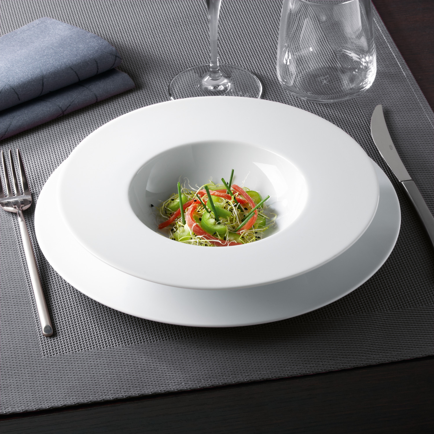 VEGA Noon Flat Plates, High-Quality White Porcelain, 27 cm Diameter, Round Professional Catering Dinnerware, Set of 6