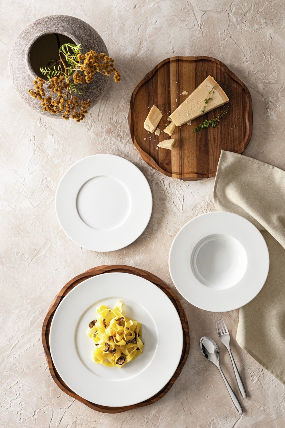 VEGA Noon Flat Plates, High-Quality White Porcelain, 27 cm Diameter, Round Professional Catering Dinnerware, Set of 6