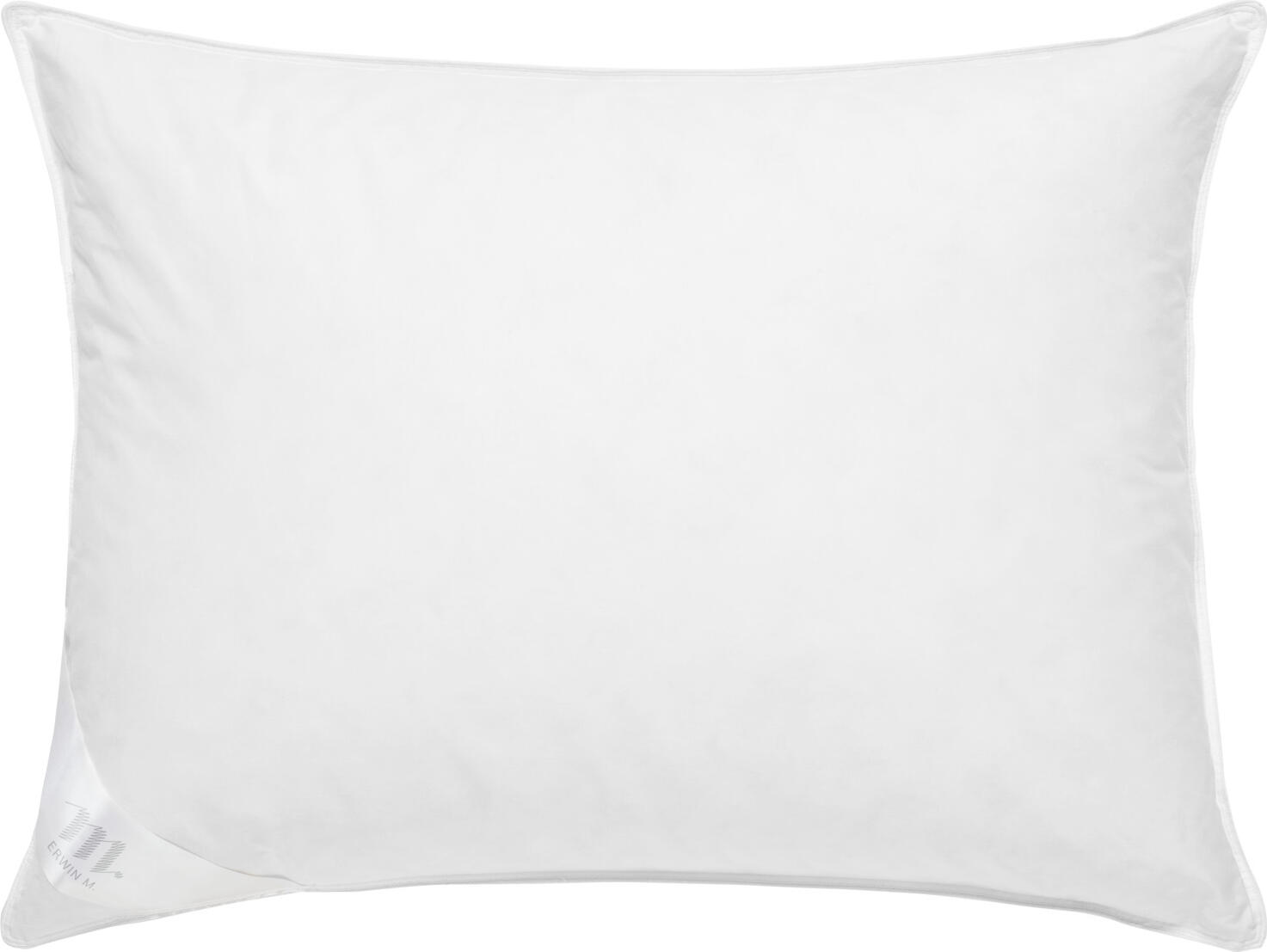 ERWIN M. LUSINI Solutions GmbH Pillow Perfekta Kissen Perfekta Pillow Perfekta; 60x80 cm (WxL); white Kissen Perfekta; 60x80 cm (BxL); weiß Filling: 85 % new white goose feathers, 15 % new white goose down, class 1. Cover: 100 % cotton, fine twill. Pillow with feather-proof cover. Quilted throughout - no slipping of the down filling. Passed cigarette annealing test in accordance with EN ISO 12952-1. Füllung: 85 % weiße neue Gänsefedern, 15 % weiße neue Gänsedaunen, Klasse 1. Bezug: 100 % Baumwolle, Feinköper. Kissen mit federdichtem Bezug. Durchgehend abgesteppt – kein Verrutschen der Füllung Downpass. Zigarettenglühtest nach EN ISO 12952-1 bestanden.
