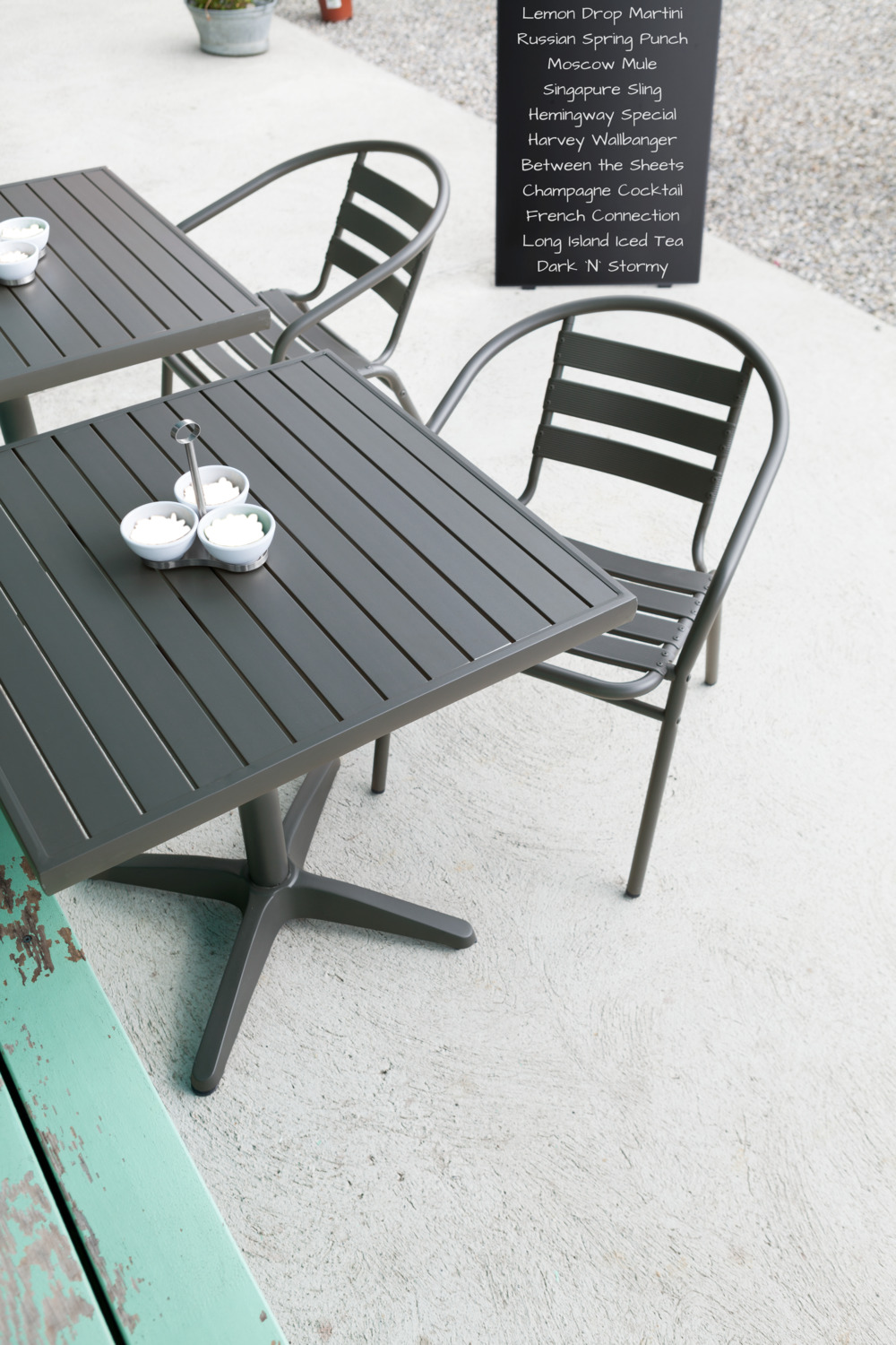 Set de 4 scaune de exterior stivuibile PULSIVA Malvena, Aluminiu Vopsit Electrostatic, Rezistente la UV si Intemperii, Antracit, 52x59x72 cm