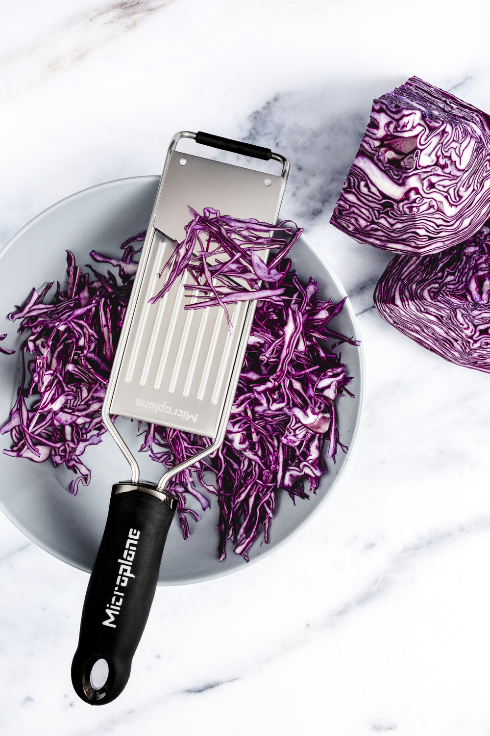 Feliator de legume Microplane Gourmet Slicer 6992 Mandolina cu lama din otel inoxidabil, maner ergonomic soft-touch si baza antiderapante, Negru