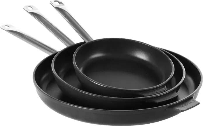 Hendi Titanium Professional Frying Pan, Hard Cast Aluminium with Whitford Xylan Non-Stick Titanium Coating, 18/10 Stainless Steel Handle, 40x5.5 cm, Black
