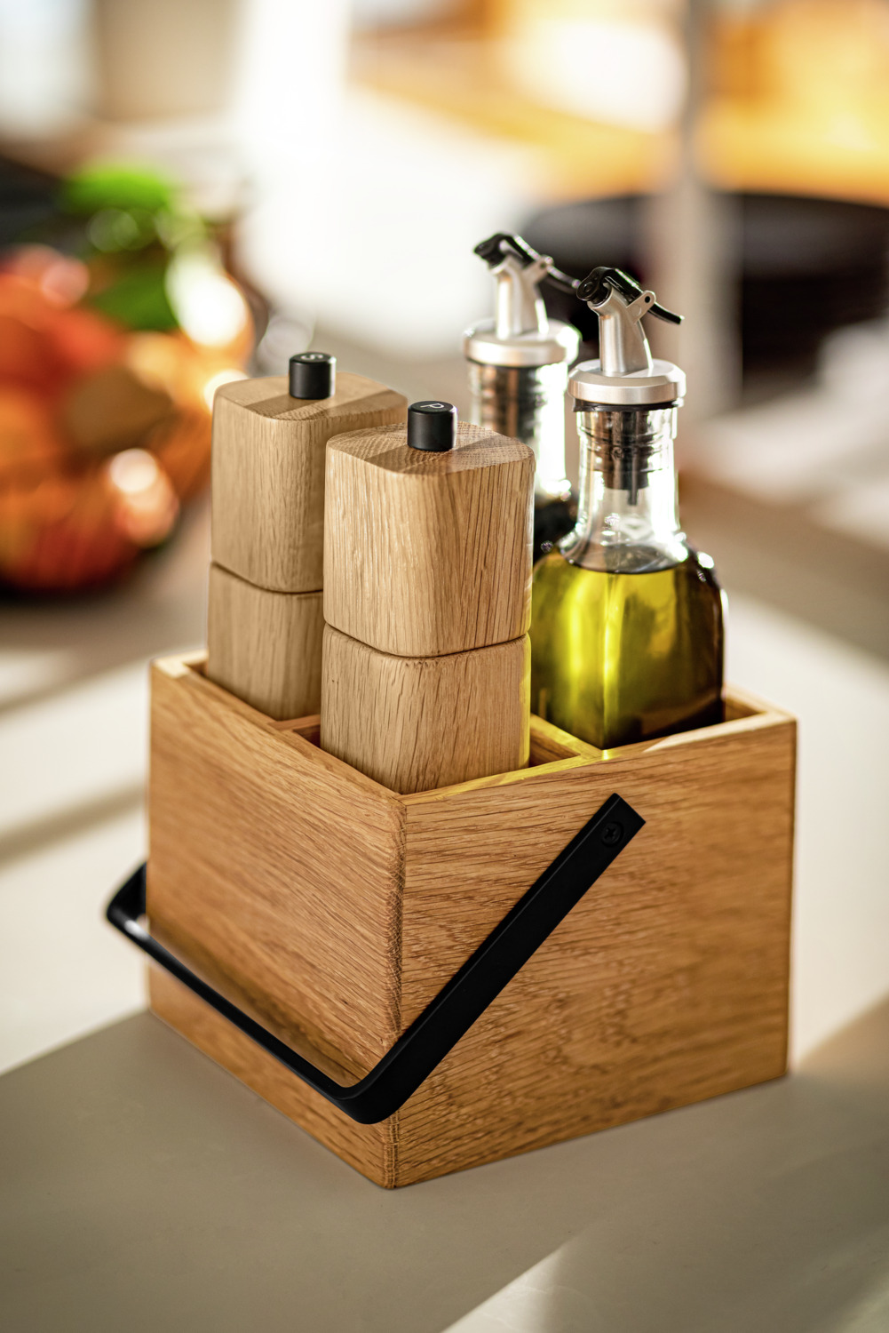 VEGA Esino Cutlery Tray, Small Oak Wood Organizer with 3 Compartments, Foldable Steel Handle, Removable Plastic Mat, 14.4 x 15.6 x 12 cm, Oak/Black