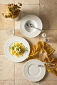 Set de 4 piese farfurii plate din porțelan VEGA Bilbero, albe, rotunde, diametru 31 cm, cu relief romboid pe margine