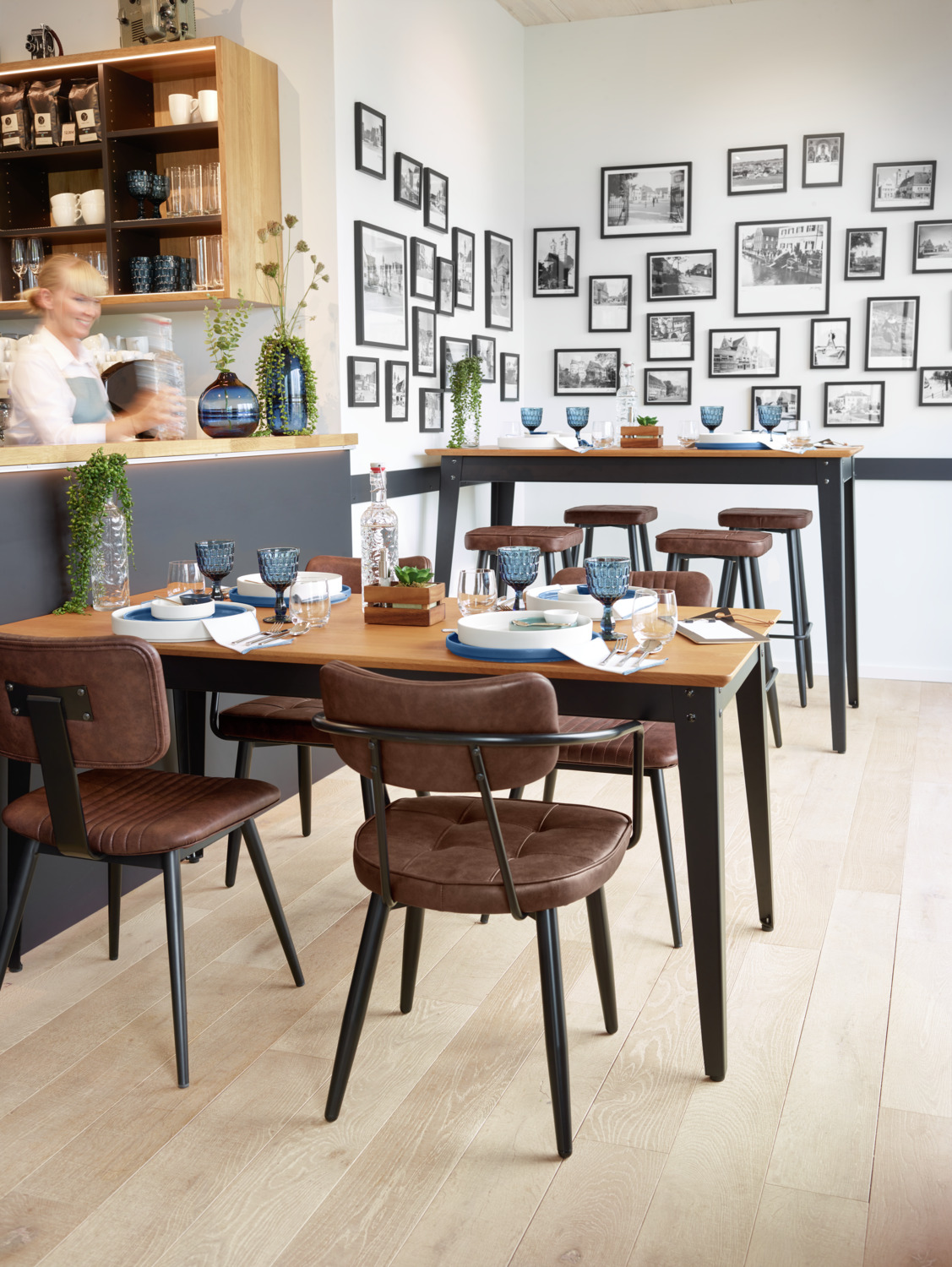 Masa de Dining VEGA Acerios, Rectangulara cu Blat din Furnir de Lemn Natural Stejar Wild, Cadru Otel Vopsit in Negru, 160x80x76 cm, Certificare FSC