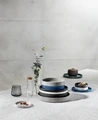 Set de 4 farfurii rotunde din ceramica VEGA Skady cu margine joasa, glazura mata, alb crema, diametru 26 cm, rezistente la masina de spalat vase si cuptor cu microunde