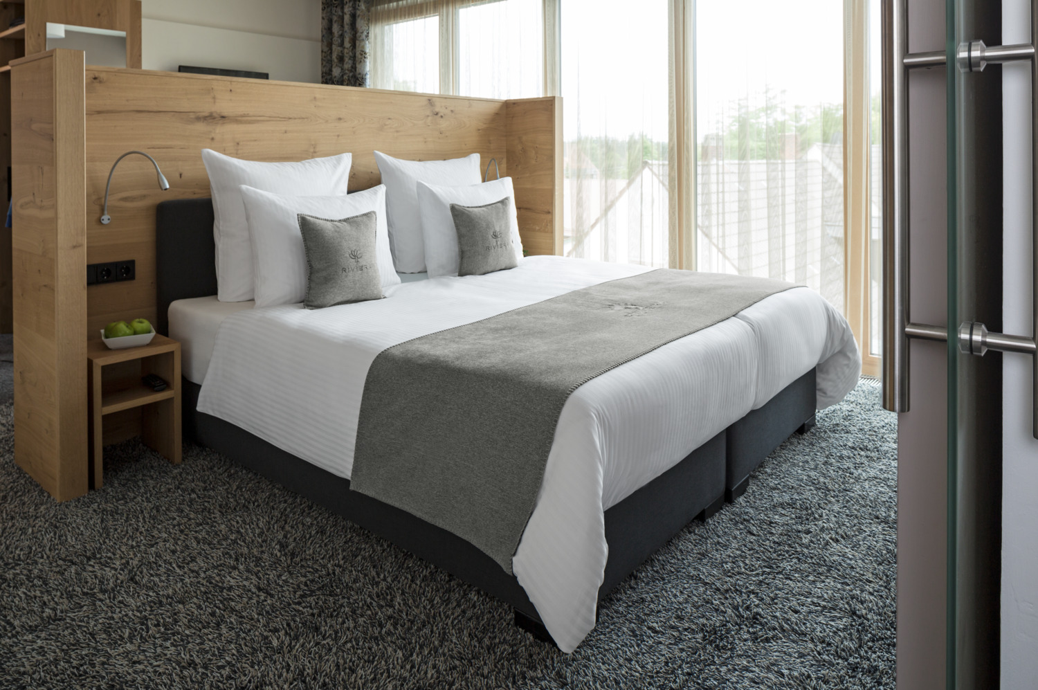 LUSINI Solutions GmbH Venedig 8 mm Pillow Cover, 40x80 cm, 100% Mercerized Cotton, White, Damask Stripe, Hotel Closure, OEKO-TEX Standard 100