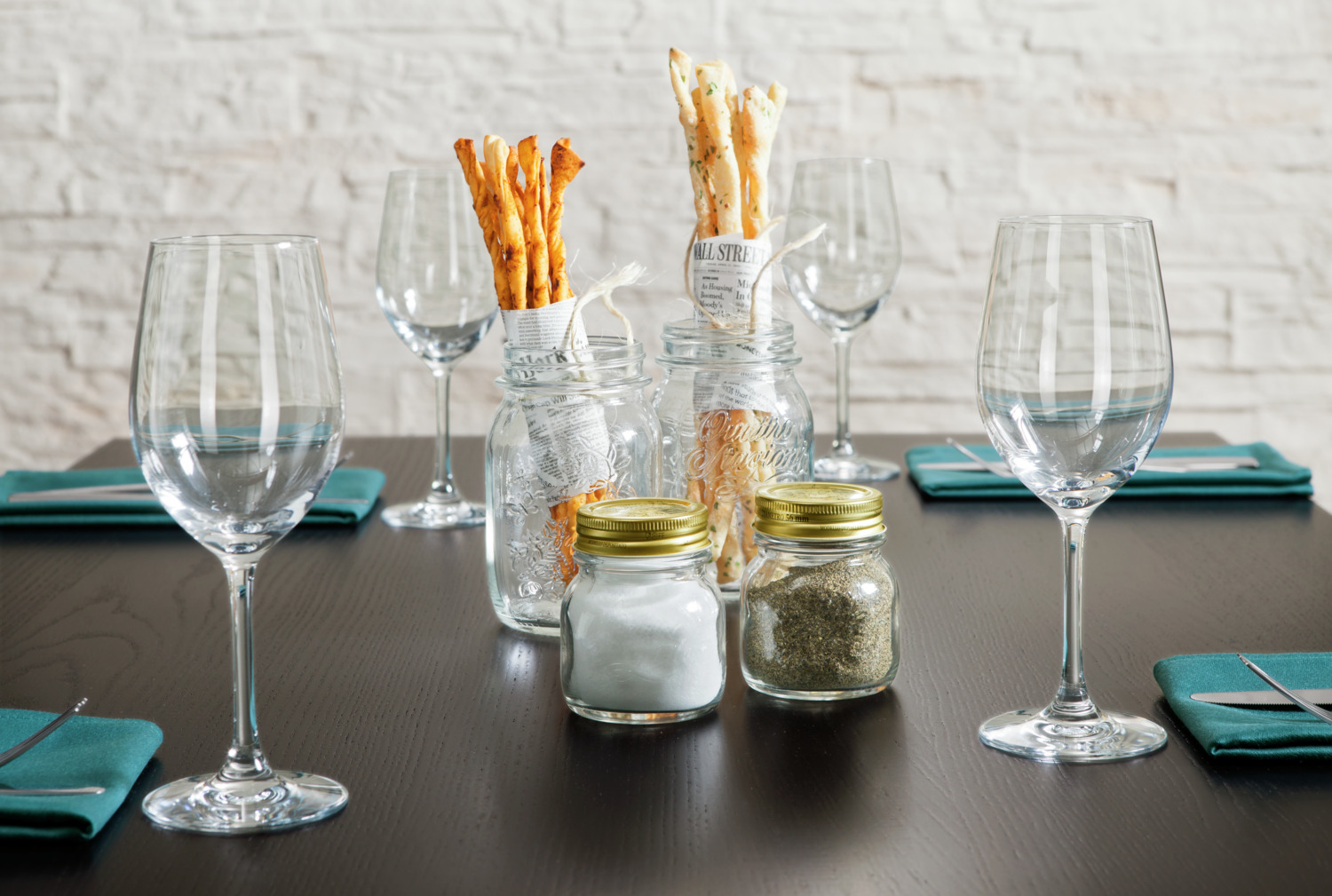 VEGA LUSINI Solutions GmbH White wine glass Chateau with filling line Weißweinglas Chateau mit Eichstrich White wine glass Chateau with filling line; 370 ml, 5.9x20.6 cm (ØxH); transparent; 0.2 l Filling line, 6 piece / pack Weißweinglas Chateau mit Eichstrich; 370 ml, 5.9x20.6 cm (ØxH); transparent; 0.2 l Eichstrich, 6 Stück / Pack Chateau white wine glass with calibration mark - shape for fresh flavours and perfect enjoyment The Chateau white wine glass with calibration mark combines classic elegance with high functionality. The slim, slightly bulbous glass shape preserves the freshness and supports the fine flavours of light white wines. Made from high-quality crystal glass, it offers brilliant clarity, pleasant drinking comfort and exceptional robustness. Thanks to the calibration mark, it is ideal for professional use in the catering and hotel industry - dishwasher-safe, durable and stylish. Weißweinglas Chateau mit Eichstrich – Form für frische Aromen und perfekten Genuss Das Weißweinglas Chateau mit Eichstrich kombiniert klassische Eleganz mit hoher Funktionalität. Die schlanke, leicht bauchige Glasform bewahrt die Frische und unterstützt die feinen Aromen leichter Weißweine. Gefertigt aus hochwertigem Kristallglas bietet es brillante Klarheit, angenehmen Trinkkomfort und außergewöhnliche Robustheit. Dank Eichstrich ist es ideal für den professionellen Einsatz in Gastronomie und Hotellerie – spülmaschinenfest, langlebig und stilvoll.