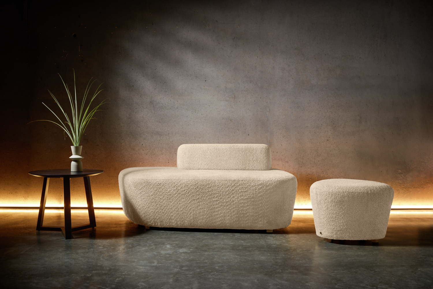 VEGA Norsk Bouclé Sofa, Organic Design, Beige 100% Polyester Bouclé Fabric, Flame-Retardant, 154x106x70 cm, Wood Base
