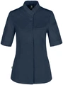JOBELINE LUSINI Solutions GmbH Women's chef's jacket Marco short-sleeved Damen Kochjacke Marco Kurzarm Women's chef's jacket Marco short-sleeved; Size 36; navy Damen Kochjacke Marco Kurzarm; Kleidergröße 36; navy 65 % polyester, 35 % cotton. 150 g/m². 60 °C wash Elegant women's chef jacket with short sleeves, made of very lightweight and breathable fabric. With wing collar and concealed button tape, as well as a 2-part upper arm pocket. With flush piped pocket on the chest and a practical pinafore loop in the neck. The entire back and the lower part of the sleeves are made of breathable, elastic piqué material, which ensures a slim and extremely comfortable fit. Slightly tailored cut. Length of back: 68 cm (size 36) 65 % Polyester, 35 % Baumwolle. 150 g/m². 60°-Wäsche Elegante Damenkochjacke mit kurzem Ärmel, aus einem extraleichten und atmungsaktiven Gewebe. Mit Stehkragen und verdeckter Druckknopfleiste, sowie einer zweigeteilten Oberarmtasche. Mit einer eingelassenen Paspeltasche auf der Brust und praktischen Latzschürzenschlaufe im Nacken. Die gesamte Rückenpartie, sowie der untere Teil der Ärmel besteht aus einem atmungsaktiven und elastischem Piqué Material, das für eine schmale und äußerst bequeme Passform sorgt. Leicht tailliert geschnitten. Rückenlänge: 68 cm in Gr. 36