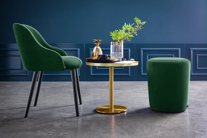 Scaun Tapitat VEGA Almonda, Catifea Poliester Verde-Brad, Picioare Lemn Fag Lacuit Negru, Design Modern Clasic Ergonomic, 54x64x77.5 cm