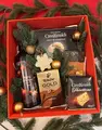 Подарочный набор Gourmet №23, набор из 4 предметов: кофе Tchibo GOLD Selection 250 г, панеттоне CasaRinaldi 100 г, сладости, красная подарочная коробка