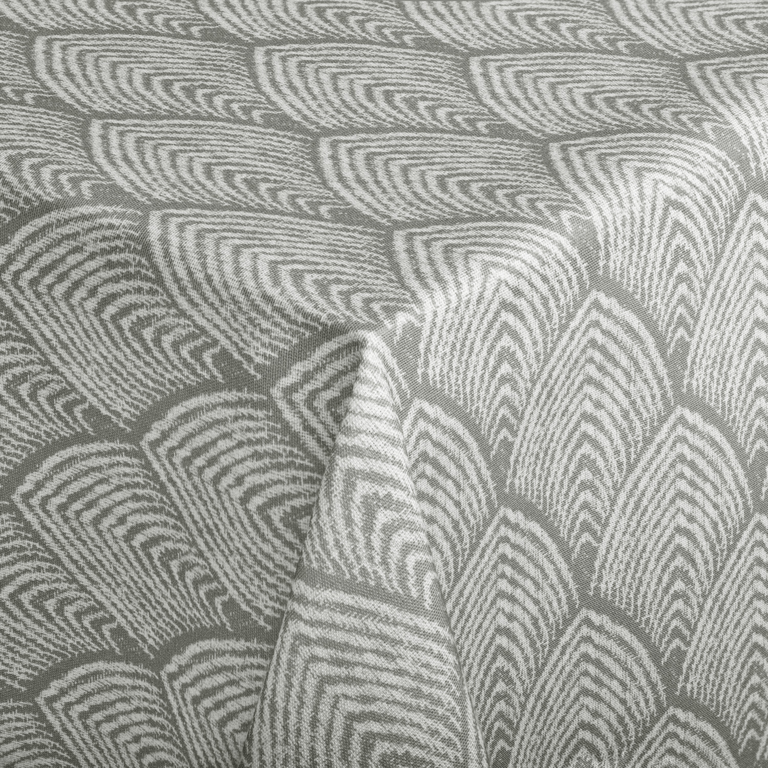 ERWIN M. LUSINI Solutions GmbH Tablecloth Leaf angular Tischdecke Leaf eckig Tablecloth Leaf angular; 110x140 cm (WxL); grey; rectangular Tischdecke Leaf eckig; 110x140 cm (BxL); grau; rechteckig 100% polyacrylic. Outdoor tablecloth in a modern leaf design. With high light fastness. Can be perfectly combined with products of the same color from the Goa, Waves and Blanca series. 100 % Polyacryl. Outdoor-Tischdecke in modernem Blätter-Design. Mit hoher Lichtechtheit. Lässt sich perfekt mit den gleichfarbigen Produkten der Serie Goa, Waves und Blanca kombinieren.