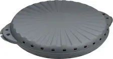 koziol koziol »ideas for friends GmbH Reusable pizza box Move Mehrweg-Pizzabox Move Reusable pizza box Move; 39.7x34x5.2 cm (LxWxH); grey; oval; 14 piece / pack Mehrweg-Pizzabox Move; 39.7x34x5.2 cm (LxBxH); grau; oval; 14 Stück / Pack Reusable pizza box made of bio-based plastic and wood fibers. The bottom and lid are identical and are fastened to each other via the handles. Grooved surface prevents the pizza sticking and provides scratch protection. Radial grooves to mark the cutting direction. With side ventilation slits. Provides reliable temperature resistance between -20 °C and +100 °C. Stackable in compact form, recyclable, suitable for industrial dishwasher, microwaveable, BPA-free, melamine-free. Available in two sizes for pizzas up to Ø 22 cm and Ø 32 cm. Wiederverwendbare Pizzabox besteht aus biozirkulären Kunststoff und Holzfasern. Boden und Deckel sind identisch und werden durch die Griffschalen miteinfander fixiert. Gestufte Oberfläche verhindert das Anhaften der Pizza und bietet Kratzschutz. Strahlenförmige Anordnung der Stufen entspricht der Schnittrichtung. Mit seitlichen Lüftungsschlitzen. Die Temperaturbeständigkeit ist zwischen -20 °C und +100 °C zuverlässig gewährleistet. Kompakt stapelbar, recyclebar, Industriespülmaschinengeeignet, mikrowellengeeignet, BPA frei, melaminfrei. In zwei Größen erhältlich für Pizzen bis Ø 22 cm und Ø 32 cm.