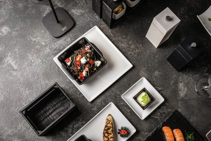 LUSINI Ankara Serving Platter Set of 6, White Porcelain Square Plates 11x11x1.5 cm, Dishwasher and Microwave Safe, Modern Classic Style