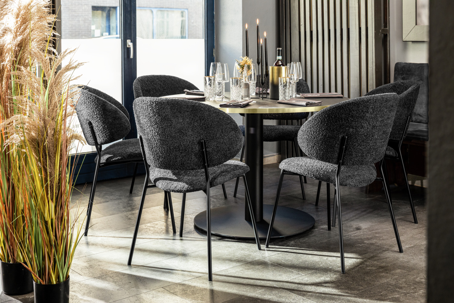 VEGA Lindo Bouclé Chair, Ergonomic Seat Shell, 100% Polyester Bouclé Fabric, Powder-Coated Steel Frame, Flame-Retardant, Black, 55x65x85 cm