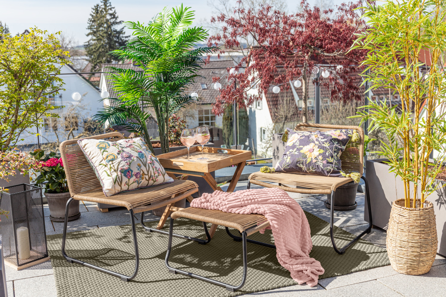 Planta Artificiala de Palmier Vega Amara, Inaltime 150 cm, Plastic si Textil Verde si Maro, Planta Decorativa Modern Clasica pentru Interior cu Ghiveci